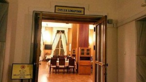 'Geçinemeyen' vekillere zam şoku! Lokantaya yüzde 100'e varan zam geldi, "Kahve 1 TL" oldu