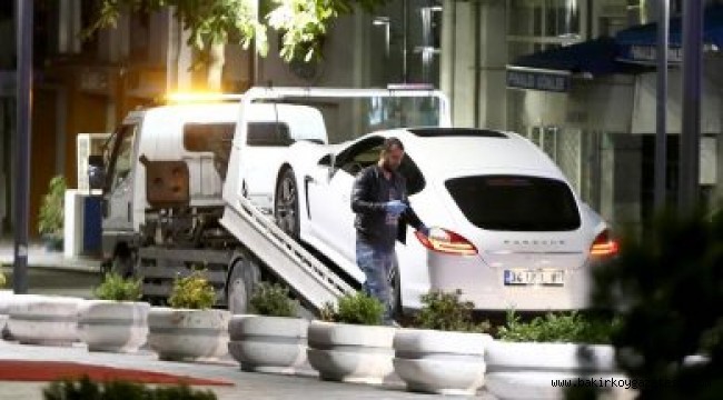 AVM'ye otomatik silahlı saldırı
