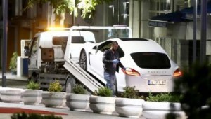  AVM'ye otomatik silahlı saldırı