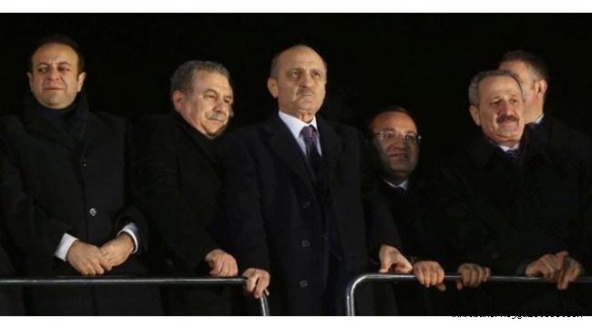 AYM : Dört bakan için kurulan yolsuzluk soruşturma komisyonuna yayın yasağı hak ihlalidir