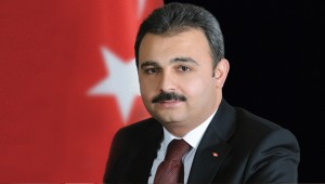 Belediye başkanı ve yardımcısı rüşvet ve irtikâp suçlarından yeniden yargılanacak