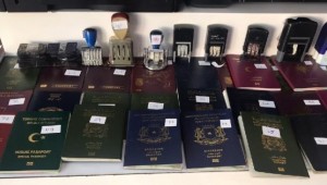 BAKIRKÖY'DE SAHTE PASAPORT OPERASYONU!