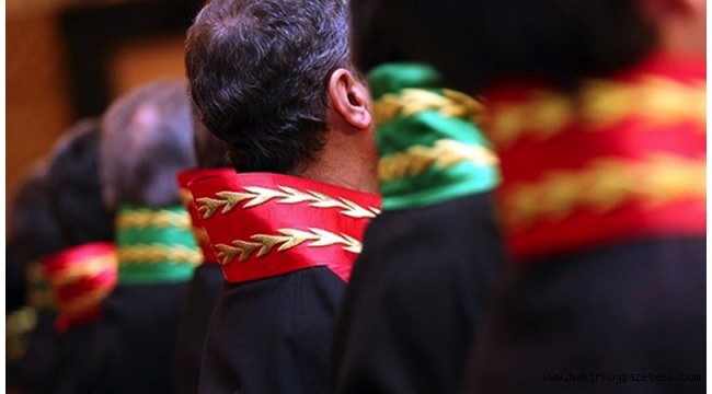 FETÖ ile mücadaleye FETÖ'cü hakim: Bylock'tan açığa alınan savcı ve hakimlerin tam listesi...