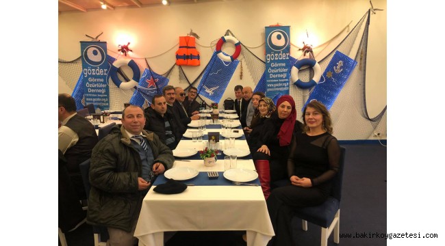 'Sizden farklı değilim senin de karanlık günlerin olduğunu bilsinler.'