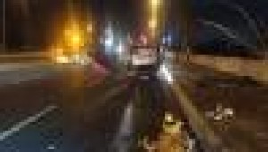 Bakırköy'de takla atarak hurdaya dönen araçtan sağ çıktı