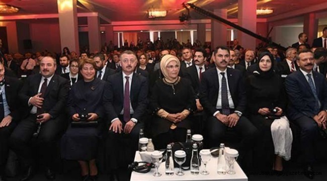 Kocaeli Belediyesi, Kartepe Zirvesi'ne 2 milyon harcadı; katılımcılara ipek Hereke halısı hediye edildi
