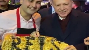 CZN Burak'a büyük şok! Annesi tutuklandı!