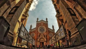 İstiklal Caddesi'ndeki Sent Antuan kilisesi 'satışa çıkarıldı', başrahip tedbir kararı koydurdu