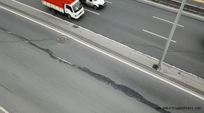 Son dakika: İstanbul'da çatlayan yol kapatıldı!
