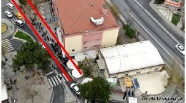 Bakırköy'de corona virüsü test kuyruğu