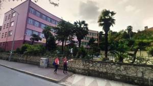 AKP'li vekilin hastanesine yapılması unutulan otopark için okulu yıkıyorlar!