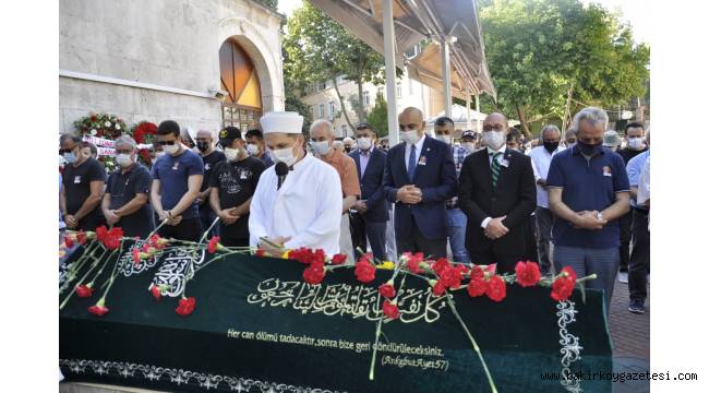 Bakırköy'de Ünlü Tiyatrocu Üstün Asutay Son Yolculuğuna Uğurlandı