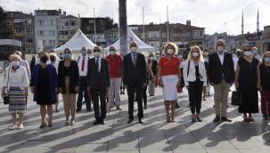 BAKIRKÖY'DE CHP'NİN 97 .KURULUŞ YILDÖNÜMÜNDE ATATÜRK ANITINA ÇELENK KOYDULAR!