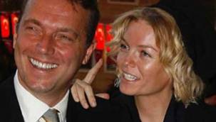 Cem Uzan, eşini 27 yaşında genç bir güzelle aldatmış!