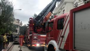 İstanbul Bakırköy'de patlayan çamaşır makinesi mahalleliyi korkuttu.