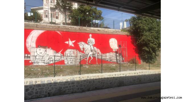 BAKIRKÖY'DE BİR GARİP DUVAR RESMİ!