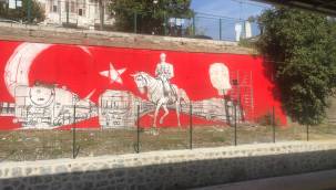 BAKIRKÖY'DE BİR GARİP DUVAR RESMİ!