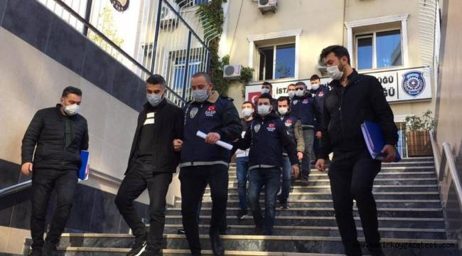 Gece kulüpleri ve taksi duraklarını haraca bağlayan