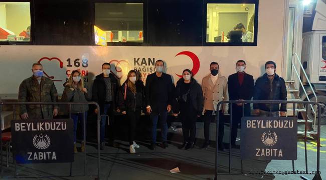 BEYLİKDÜZÜ CHP'Lİ GENÇLERDEN KAN BAĞIŞINA ANLAMLI DESTEK