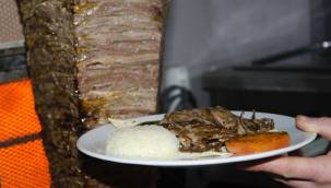 Avrupa'nın en büyük döner fabrikasına polis baskını