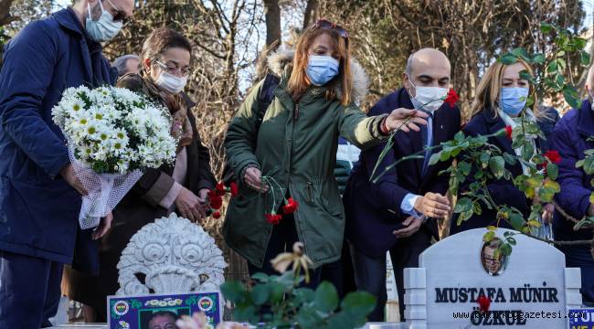 Bakırköy'de Münir Özkul vefatının 3. yıldönümünde mezarı başında anıldı