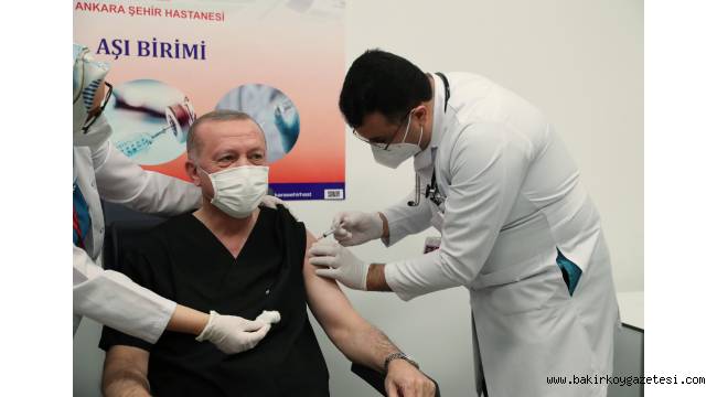 Cumhurbaşkanı Recep Tayyip Erdoğan, Ankara Şehir Hastanesi'nde CoronaVac aşısı oldu.