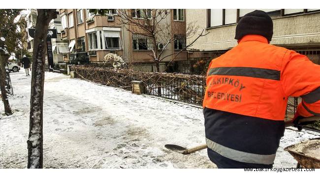 Bakırköy Belediyesi Kar ve Buza Karşı 7/24 mücadele ediyor