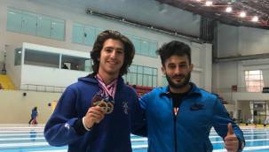 Bakırköy'lü Milli yüzücü Derin Toparlak iki branşta dünya şampiyonluğu adayı