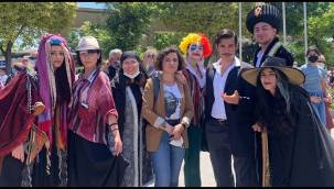 Bakırköy Meydanı'nda sanatçılardan eylem