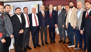 BURAK ELMAS GALATASARAY ÜYELERİYLE KAHVALTIDA BULUŞTU..