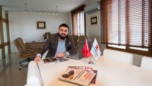 Bekir Eryılmaz'ın çakarlı Maybach'ta polis ve vekil kartı