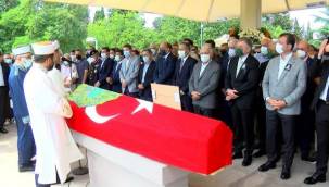 Eski Bakırköy Belediye Başkanı Ali Talip Özdemir'in eşi Öznur Özdemir Özaltın son yolculuğuna uğurlandı.