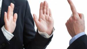 BAKIRKÖY'DE İYİ PARTİ İLÇE YÖNETİCİLERİ GAZETECİYİ TEHDİT ETTİLER !