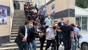 Polis merkezi önünde cinayet!