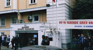 BAKIRKÖY'DE GREVCİLER''İŞÇİYE EMEKÇİYE %0 ZAM ,BÜROKRAT'A 3 MAAŞ NASIL OLACAK ''