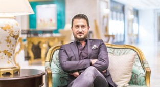 MAHMUT ZİYLAN'A GİTTİĞİ GECE KULÜBÜNDE 1+1 DAİRE FİYATINA EŞDEĞER HESAP GELDİ