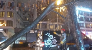 BAKIRKÖY BELEDİYESİ FIRTINANIN BİTİMİNE KADAR TEYAKKUZDA