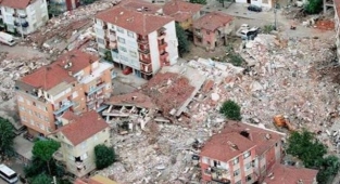 İBB Meclisi'nde riskli binalarla ilgili önemli karar: 38 ilçede dönüşüm başlıyor