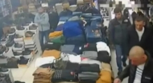 İstanbul'un Esenyurt ve Beylikdüzü ilçelerinde faaliyet gösteren suç örgütüne yapılan operasyonda 28 şüpheli gözaltına alındı.