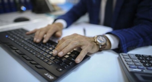 MEMUR VE MEMUR EMEKLİSİNE BU YIL YÜZDE 30-35 ZAM YAPILDI