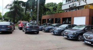 Sayıştay raporu: Ak Partili belediye inşaat ihalesiyle araç kiraladı!