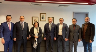 AK PARTİ İLÇE BAŞKANI GALATASARAY KULUP BAŞKANI BURAK ELMASI ZİYARET ETTİ