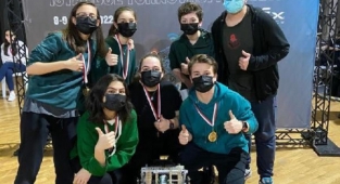 Bakırköy Uğur Anadolu Lisesi robotik takımı Script, Türkiye şampiyonu oldu