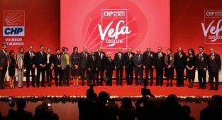 CHP LİDERİ KILIÇDAROĞLU 5. VEFA ÖDÜLLERİ TÖRENİNE KATILDI