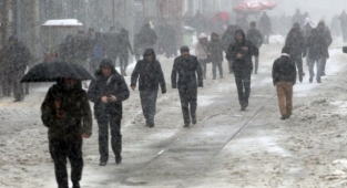 Meteoroloji'den İstanbul için yoğun kar ve fırtına uyarısı