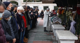 Bakırköy'de cinayete kurban giden Yağmur Sönmez son yolculuğuna uğurlandı