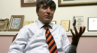 Hrant Dink cinayetinde kullanılan silahı saklayan firari sanık Ahmet İskender Türkiye'ye getirilip tutuklandı