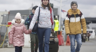 Ukraynalı kadın ve çocukları bekleyen iğrenç tuzak! Almanya harekete geçti