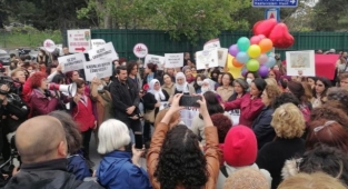Bakırköy Cezaevi önünde Gezi Davası'nda tutuklananlar için eylem!
