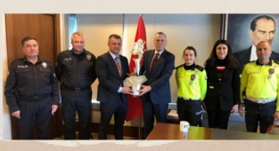 Polis Haftası nedeniyle İlçe Emniyet Teşkilatından Bakırköy Kaymakamı Nazmi Günlü'ye ziyaret